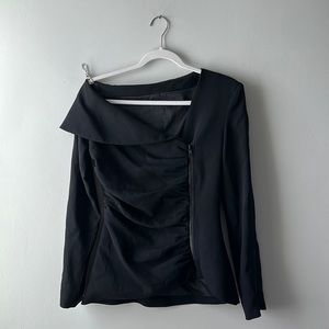 Assymetrical black blazer